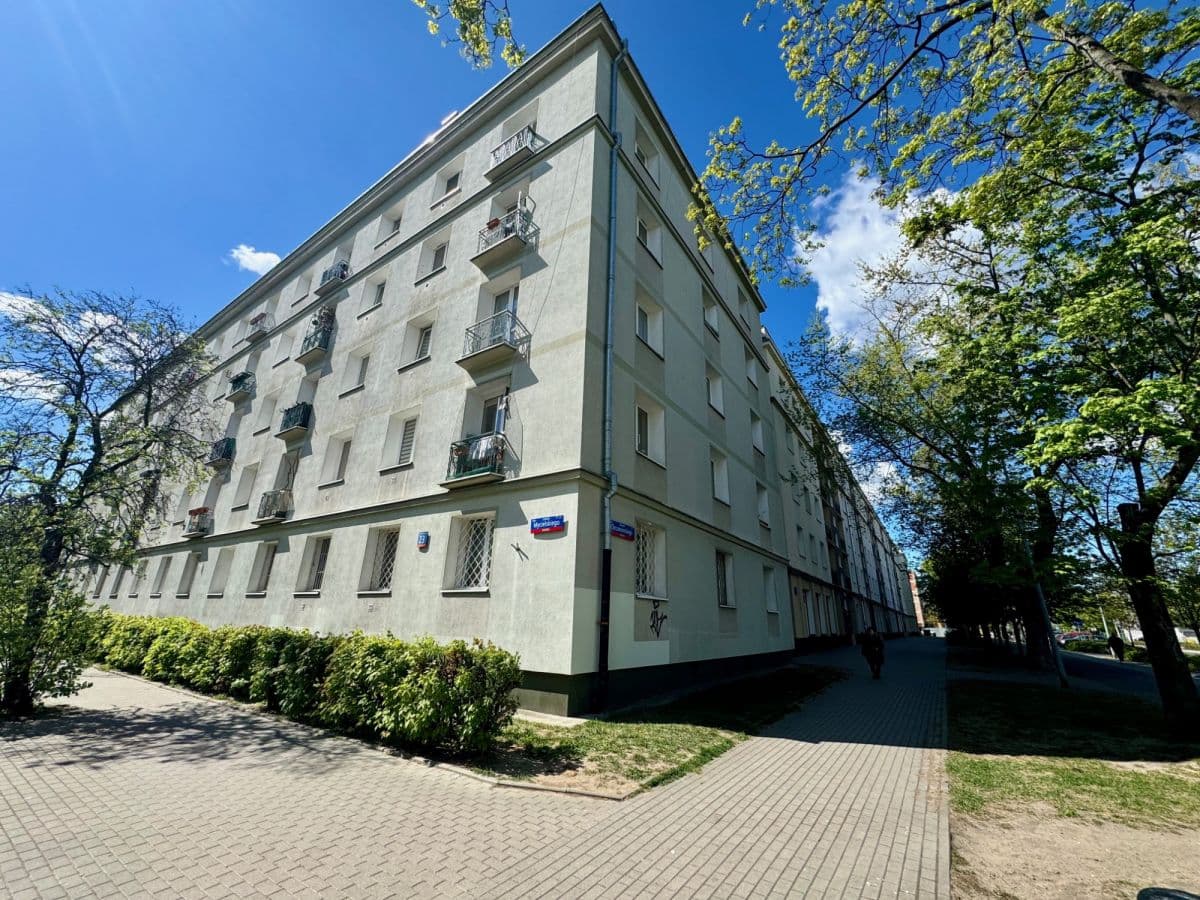 Kawalerka z potencjałem na 2 pokoje – 16