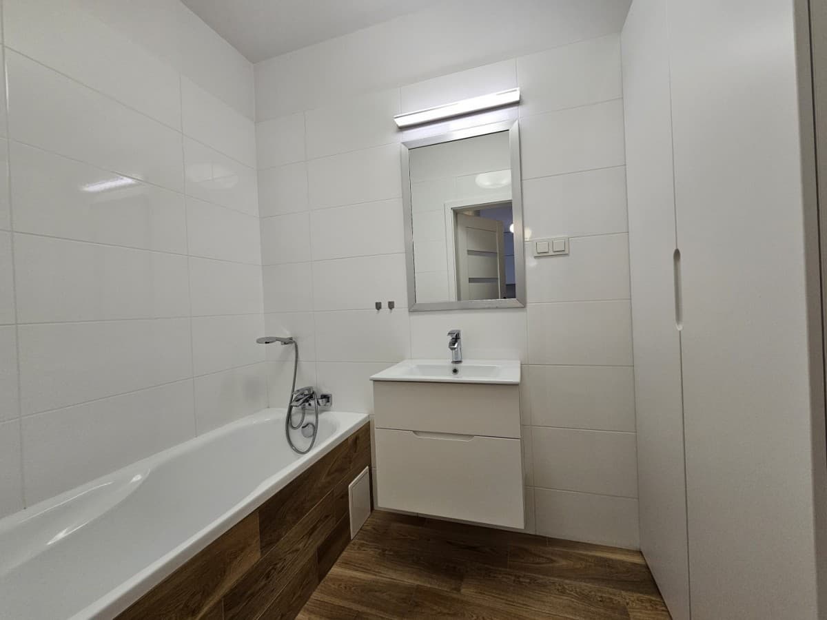 Funkcjonalne mieszkanie z balkonem na ostatnim piętrze – 6