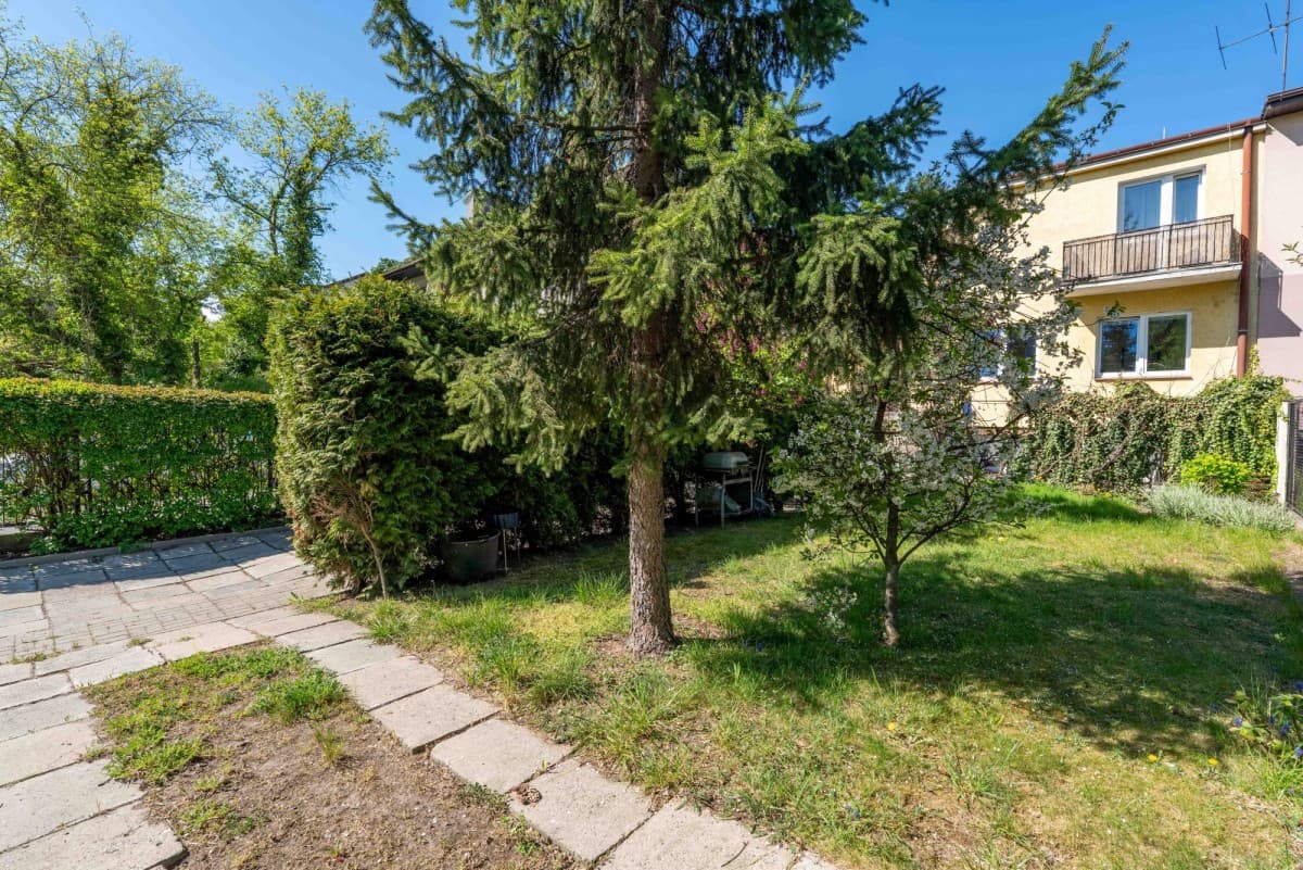Urokliwy bliźniak z dostępem z dwóch stron w Żoliborzu – 3