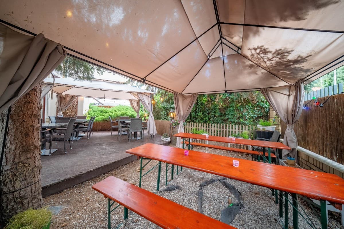 Działająca restauracja z zaufaną klientelą – 7