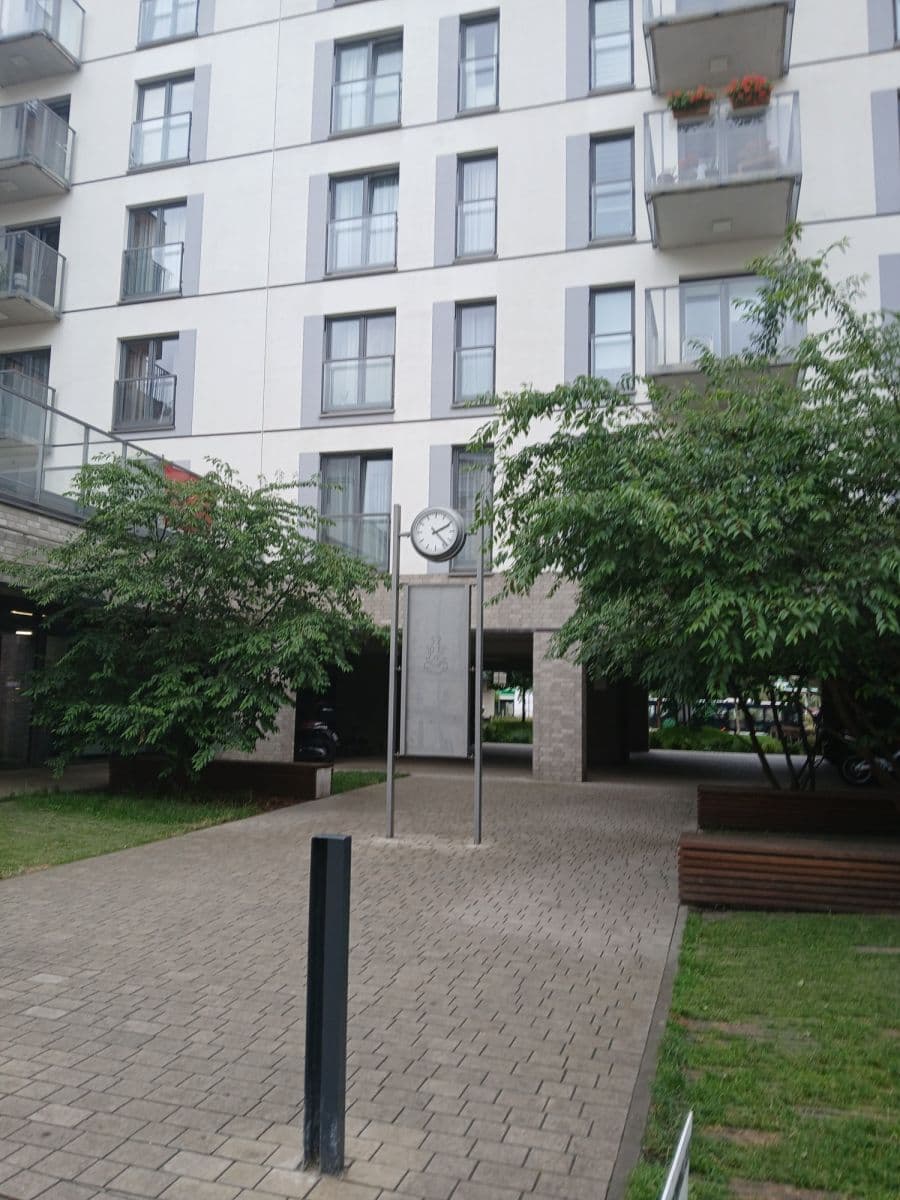 Nowoczesne mieszkanie 1-pokojowe z dużym balkonem w Pradze – 15