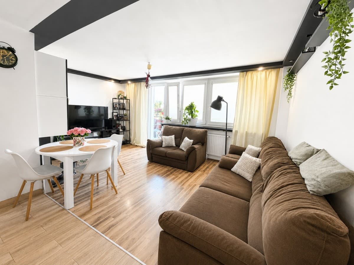 Przestronne mieszkanie 3-pokojowe z balkonem na Pradze – 4