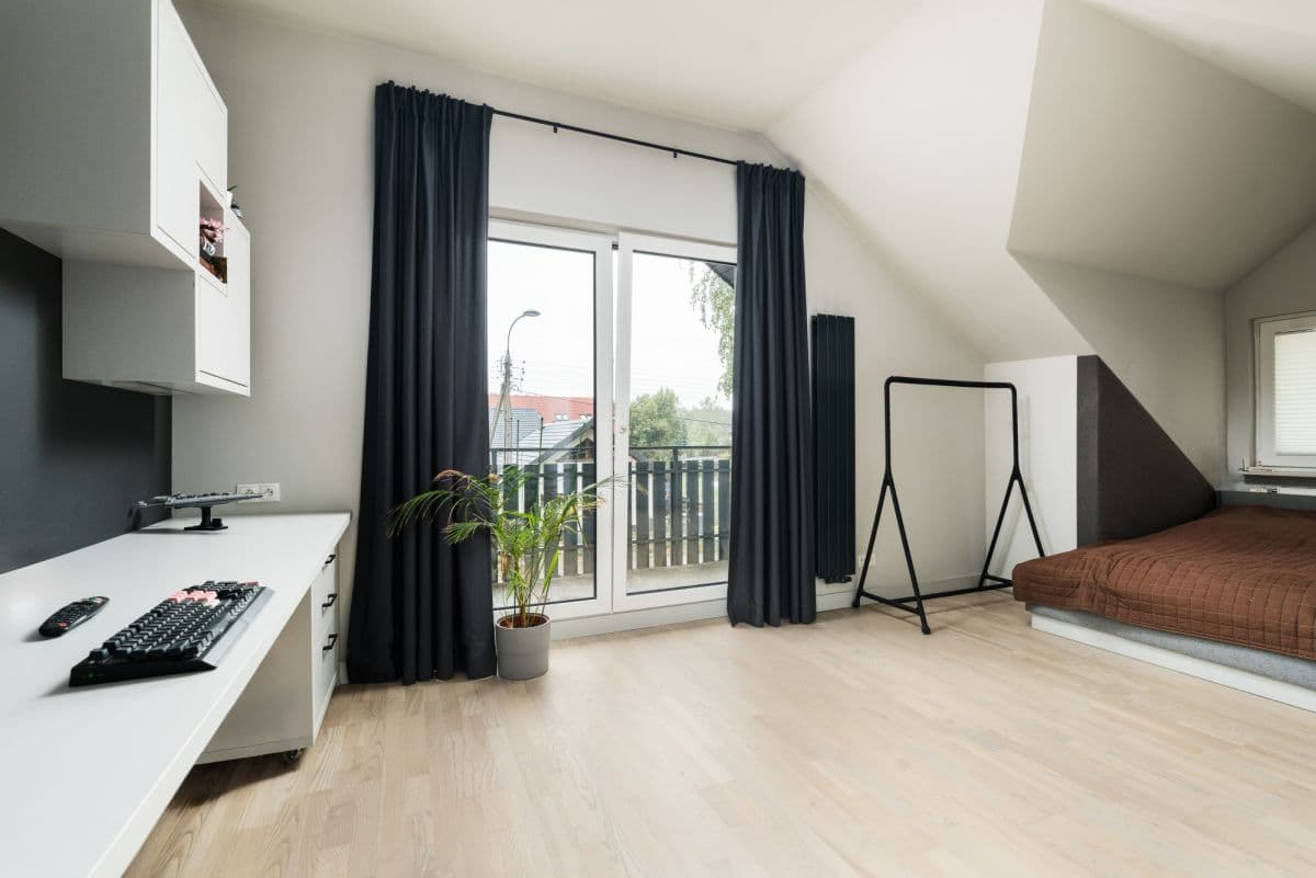 Luksusowa rezydencja z niezależnym apartamentem gościnnym – 10