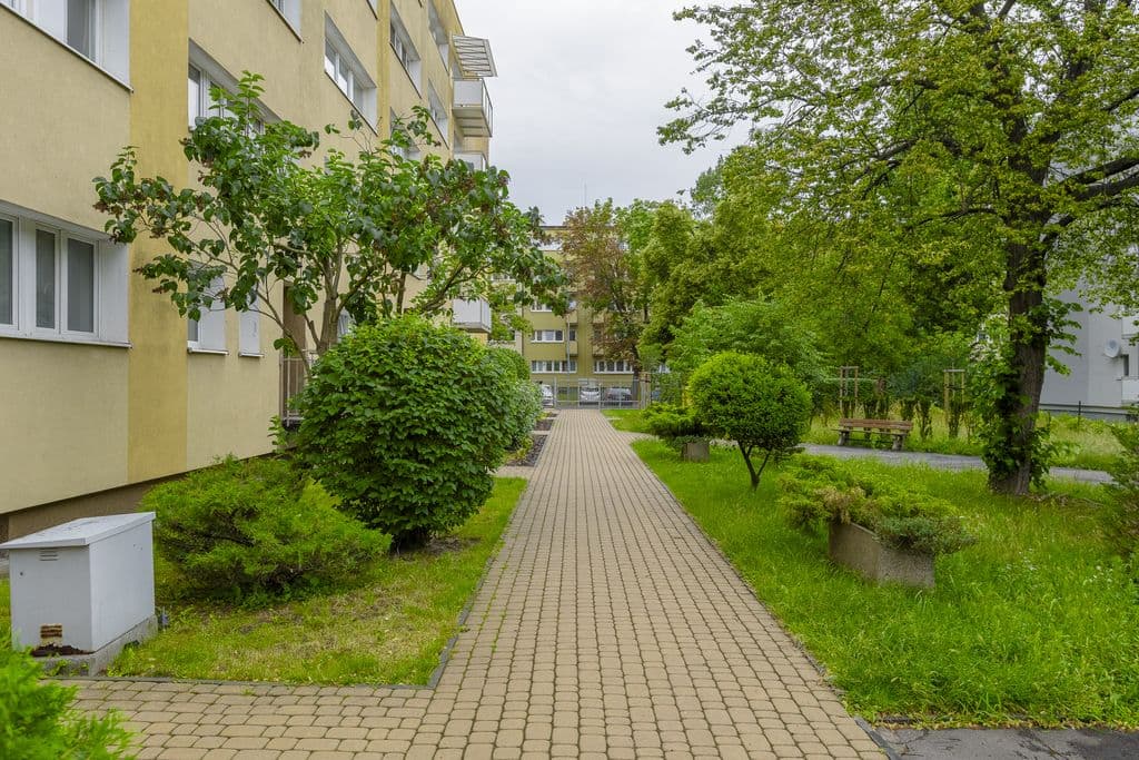 Wyremontowane 3-pokojowe mieszkanie z dużym balkonem w Mokotowie – 1