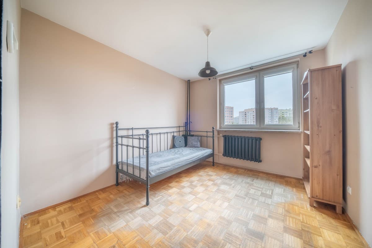 Spacious 4-room apartment near Bemowo Metro – 1