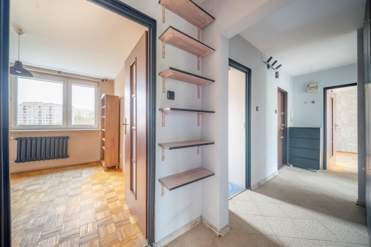 Spacious 4-room apartment near Bemowo Metro – 4