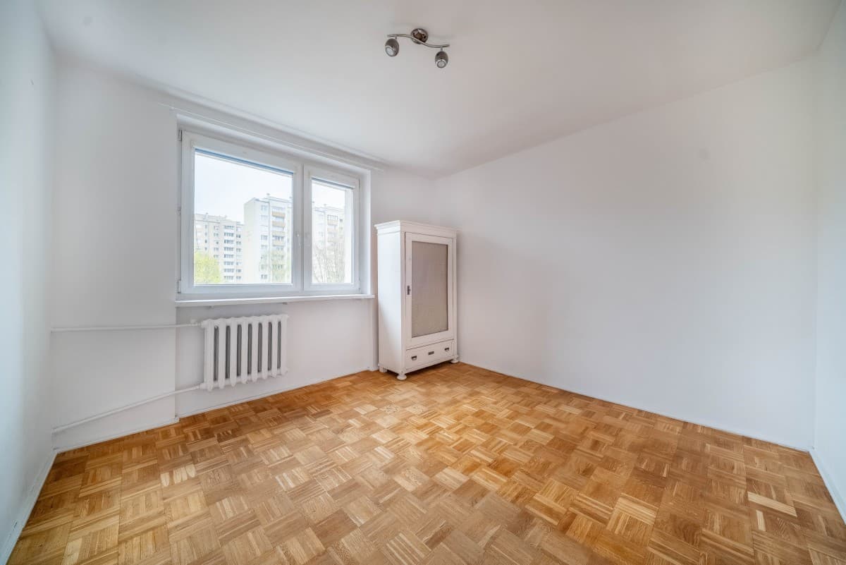 Spacious 4-room apartment near Bemowo Metro – 11