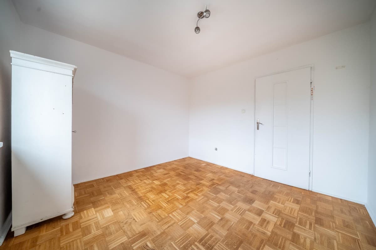 Spacious 4-room apartment near Bemowo Metro – 13