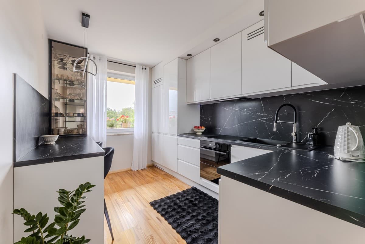 Newly renovated apartment with 4th room potential – 9