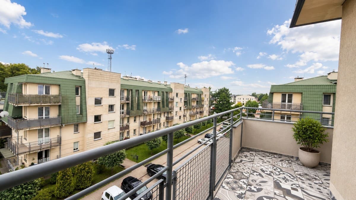 Spacious 3-room apartment with balcony and garage – 5