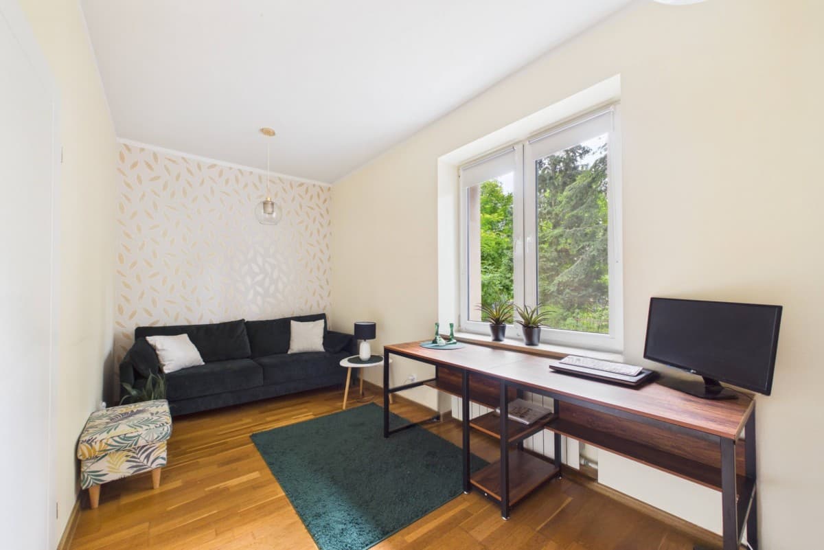Charming 3-room apartment in tranquil Rembertów – 1