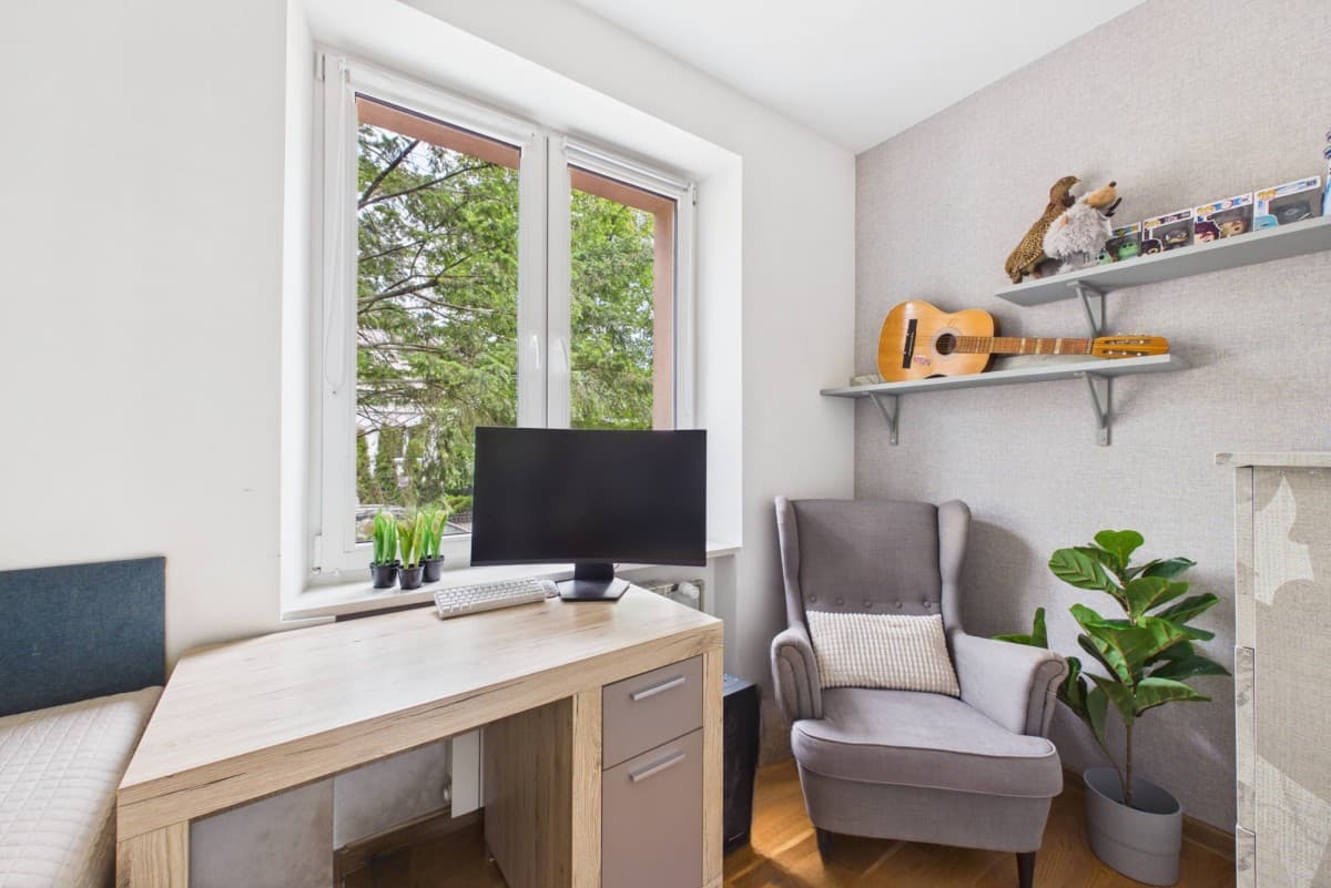 Charming 3-room apartment in tranquil Rembertów – 6