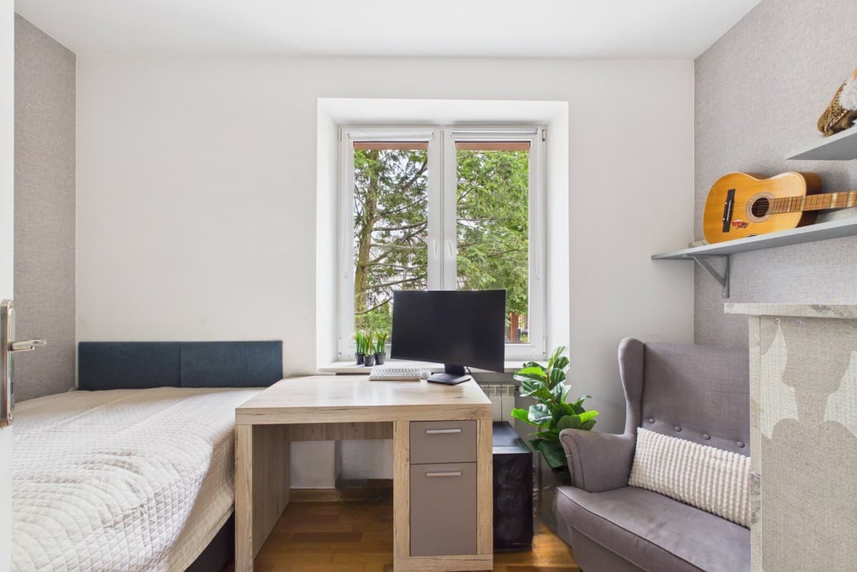 Charming 3-room apartment in tranquil Rembertów – 7