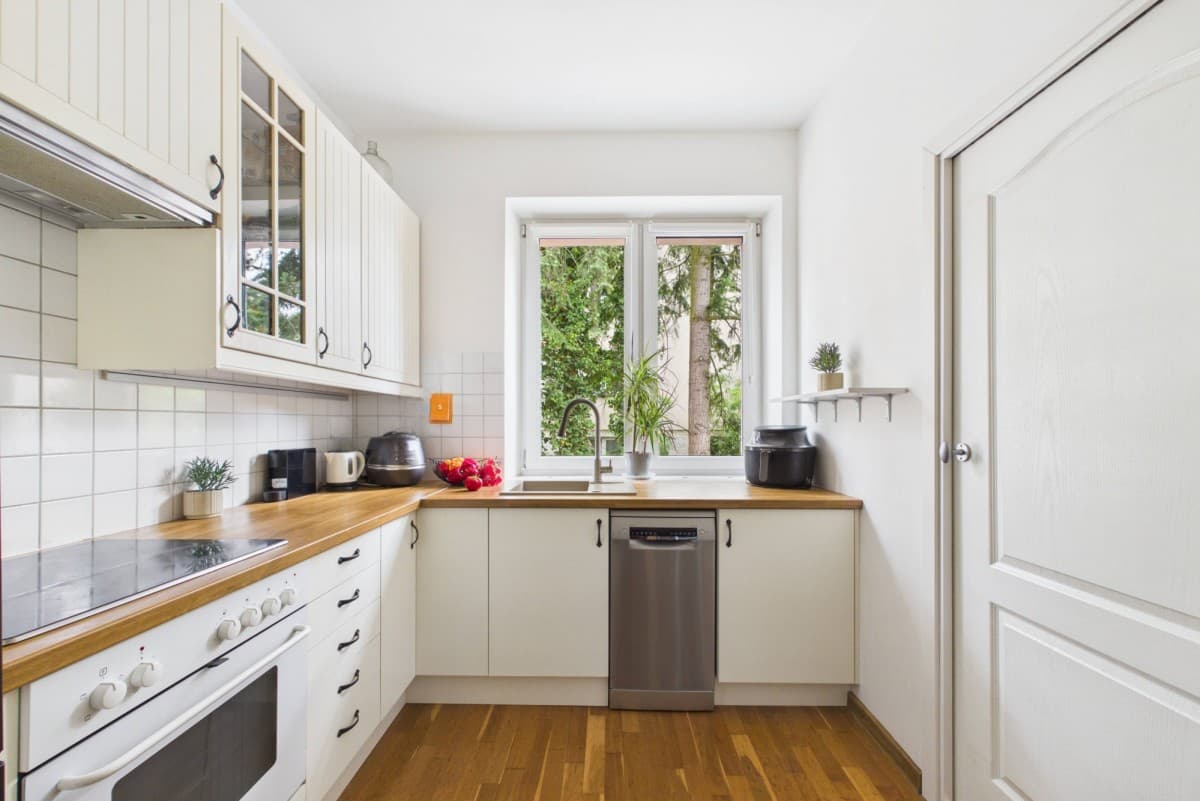 Charming 3-room apartment in tranquil Rembertów – 10