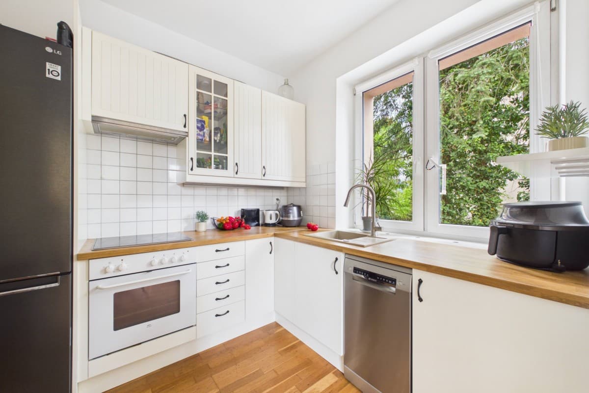 Charming 3-room apartment in tranquil Rembertów – 12