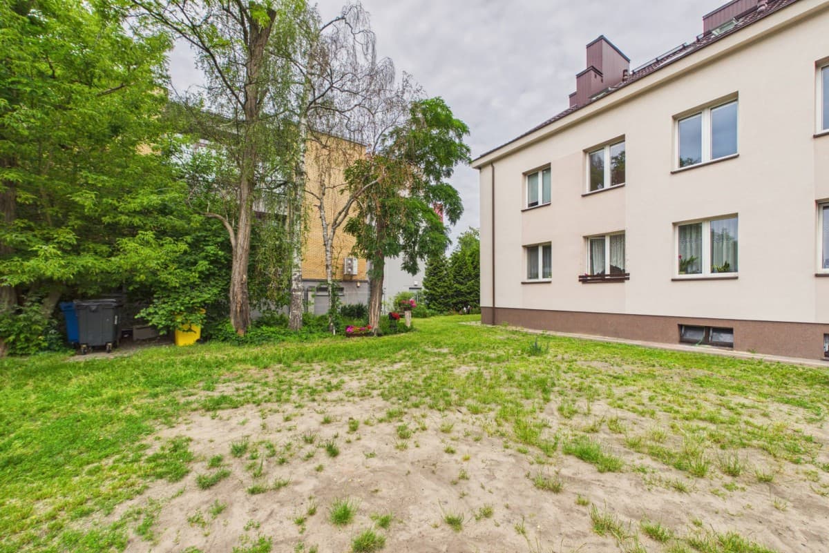 Charming 3-room apartment in tranquil Rembertów – 18
