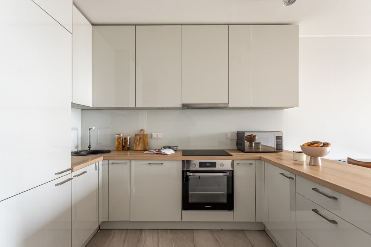 Stylish 3-bedroom apartment with two terraces near Szwedzka Metro – 4
