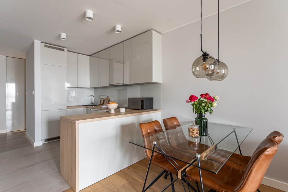 Stylish 3-bedroom apartment with two terraces near Szwedzka Metro – 2