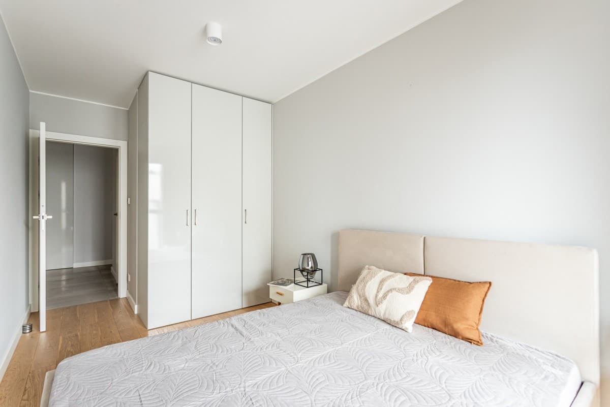 Stylish 3-bedroom apartment with two terraces near Szwedzka Metro – 5