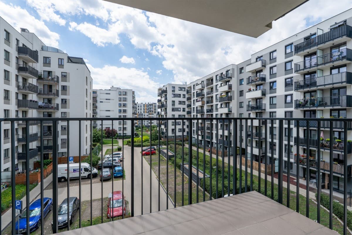 Modern 2-room apartment with balcony in Ursus – 15