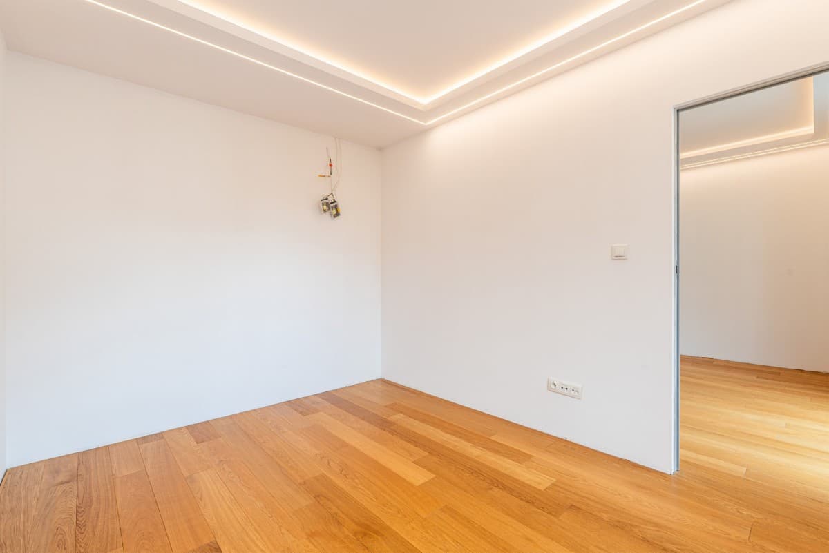 Modern 2-room apartment with balcony in Ursus – 10