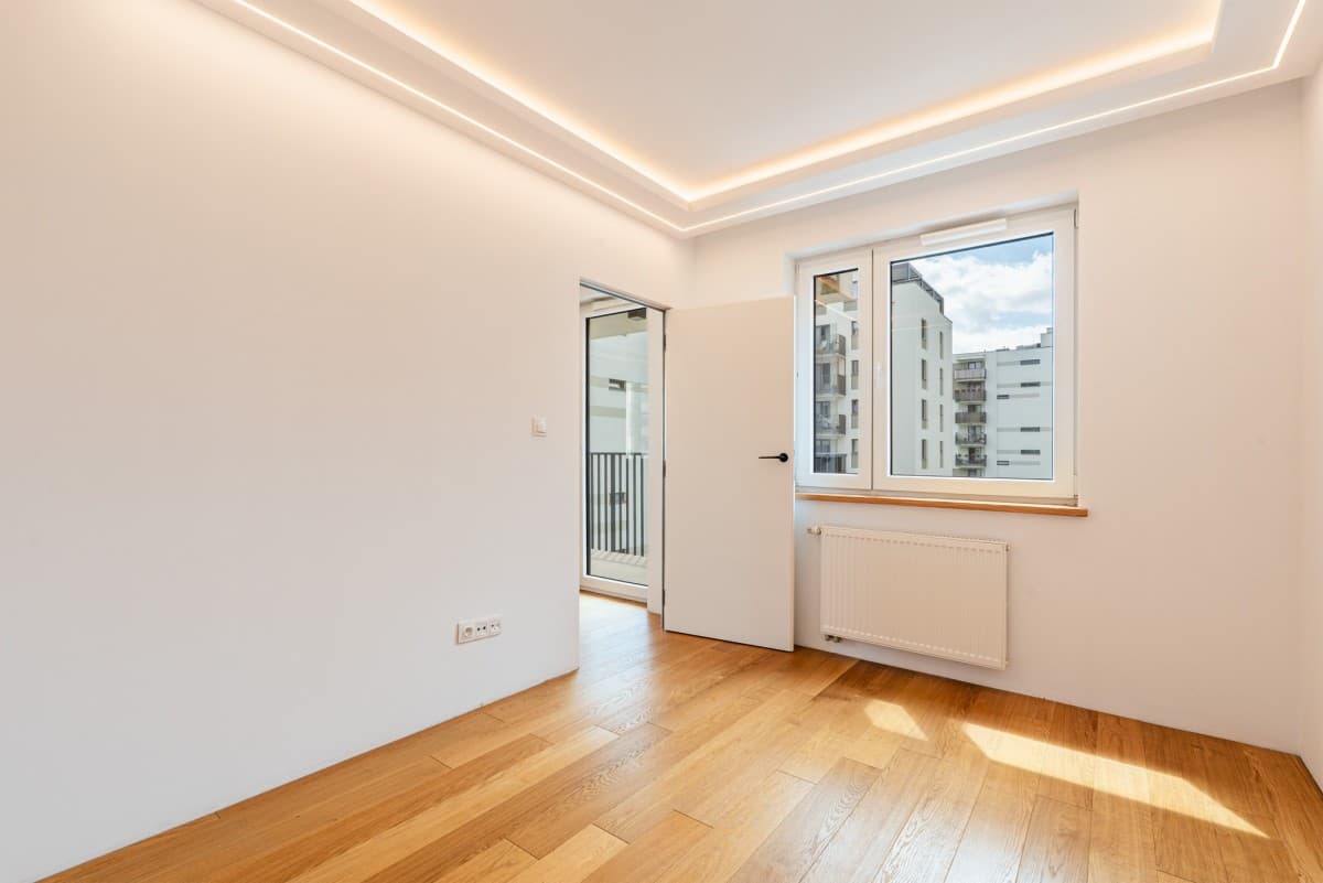 Modern 2-room apartment with balcony in Ursus – 11