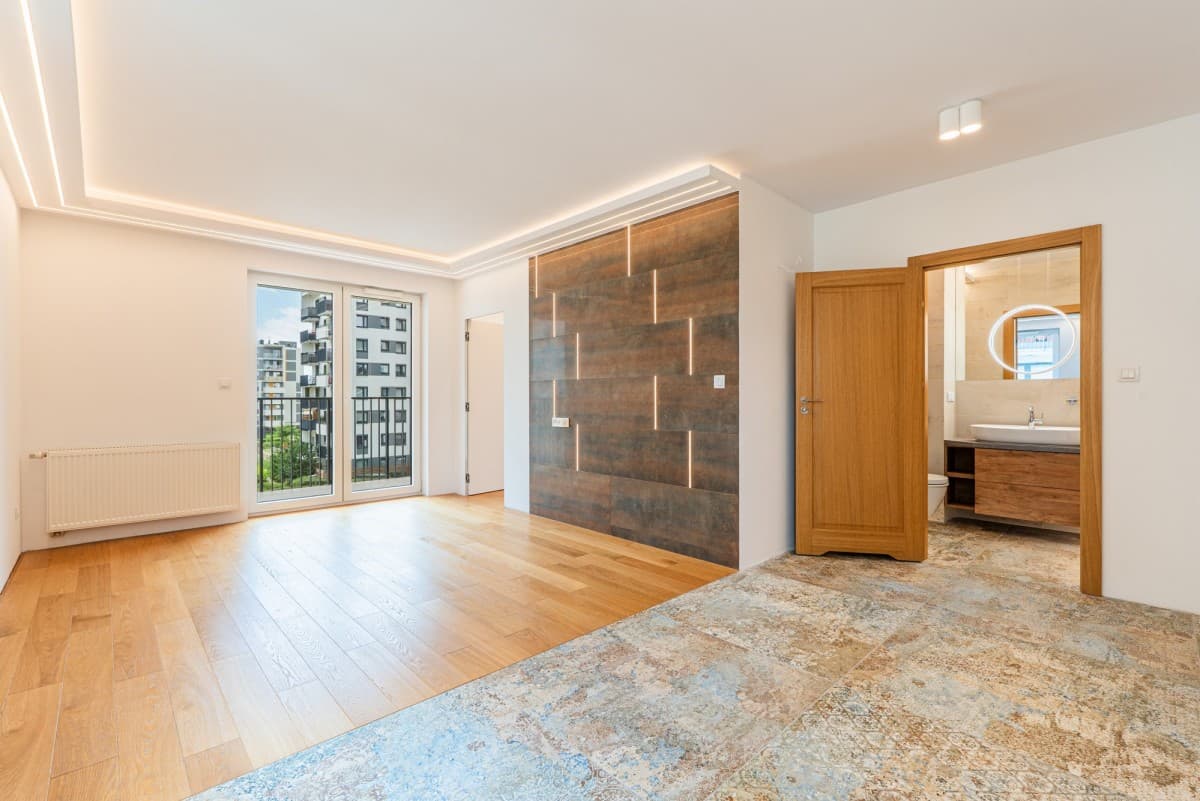 Modern 2-room apartment with balcony in Ursus – 1