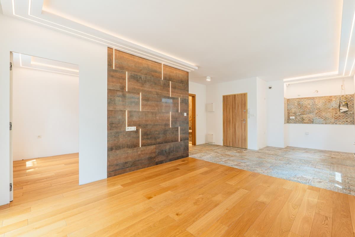 Modern 2-room apartment with balcony in Ursus – 2