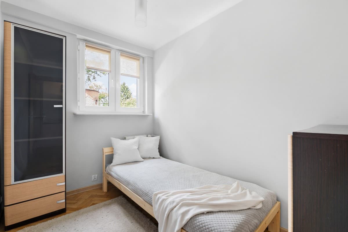 2-bedroom apartment near train station in Ursus – 4