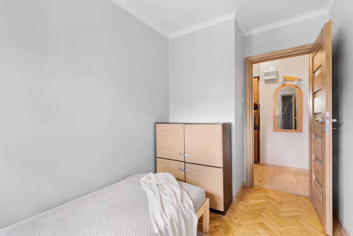 2-bedroom apartment near train station in Ursus – 5