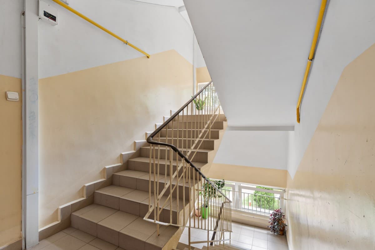 2-bedroom apartment near train station in Ursus – 10
