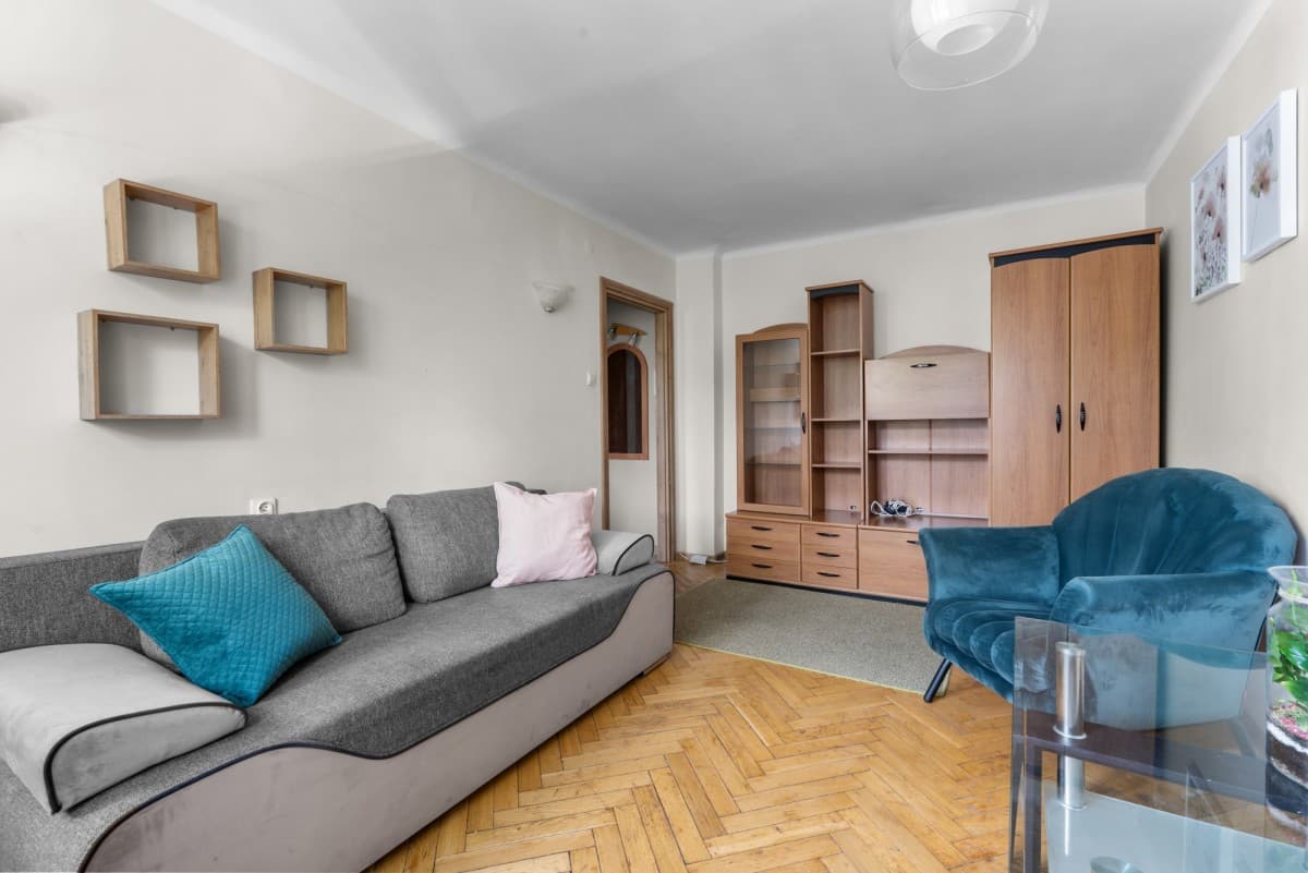 2-bedroom apartment near train station in Ursus – 3