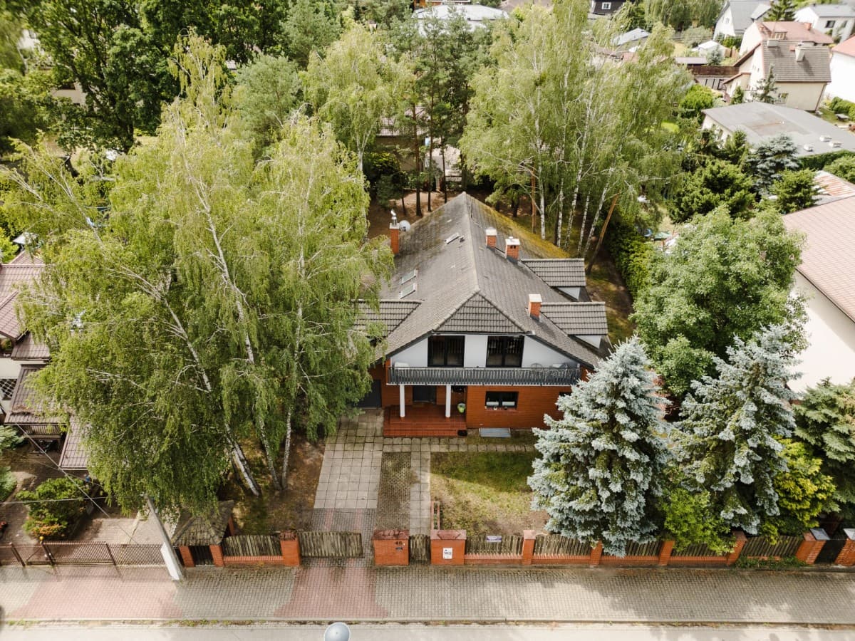 luxurious residence with independent guest apartment – 2