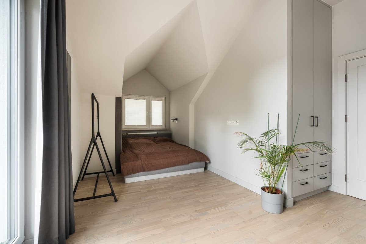 luxurious residence with independent guest apartment – 15