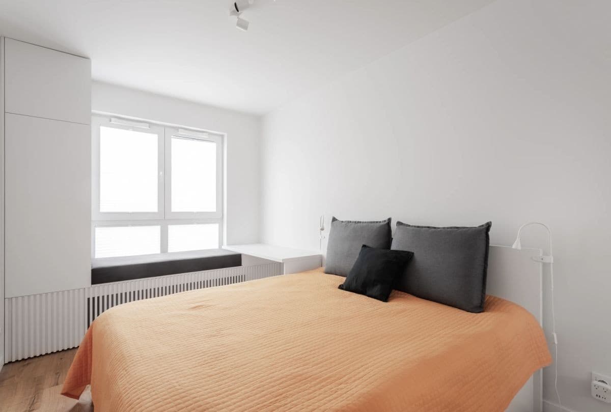 Modern 2-room apartment with balcony and AC – 5