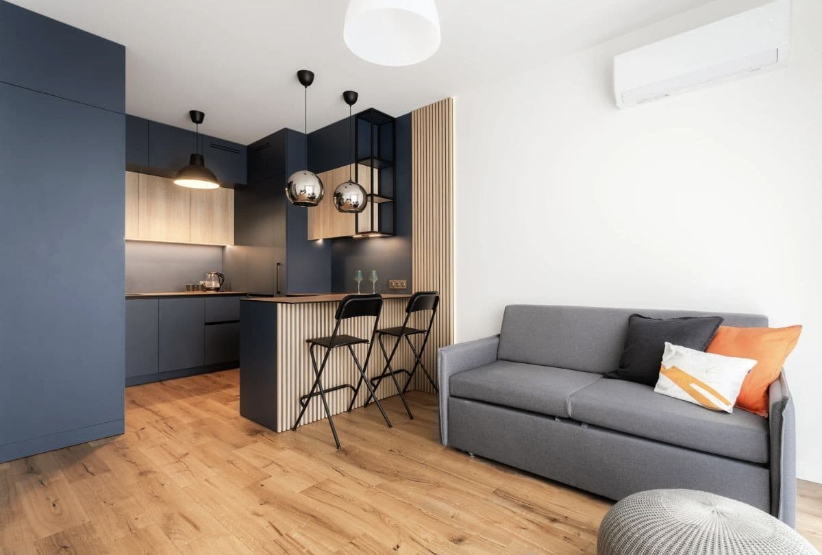 Modern 2-room apartment with balcony and AC – 2