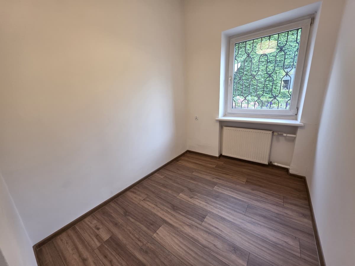 Renovated office and warehouse near Miedzeszyn station – 2
