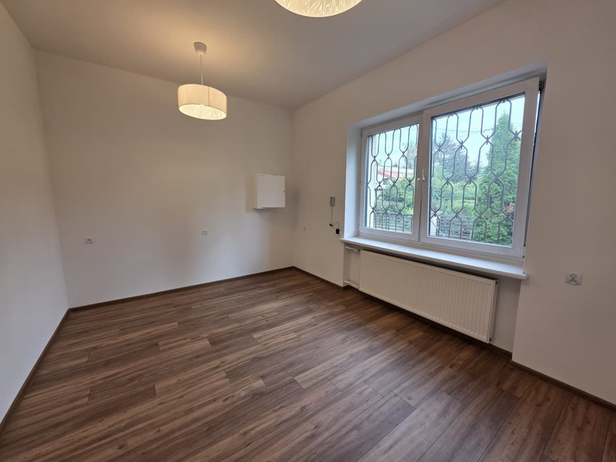 Renovated office and warehouse near Miedzeszyn station – 3
