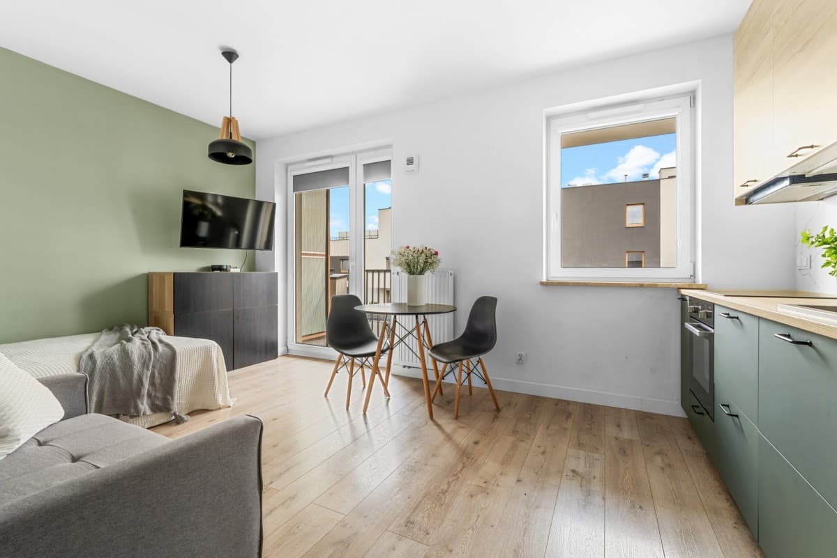Fully equipped studio with balcony, near WKD station – 4