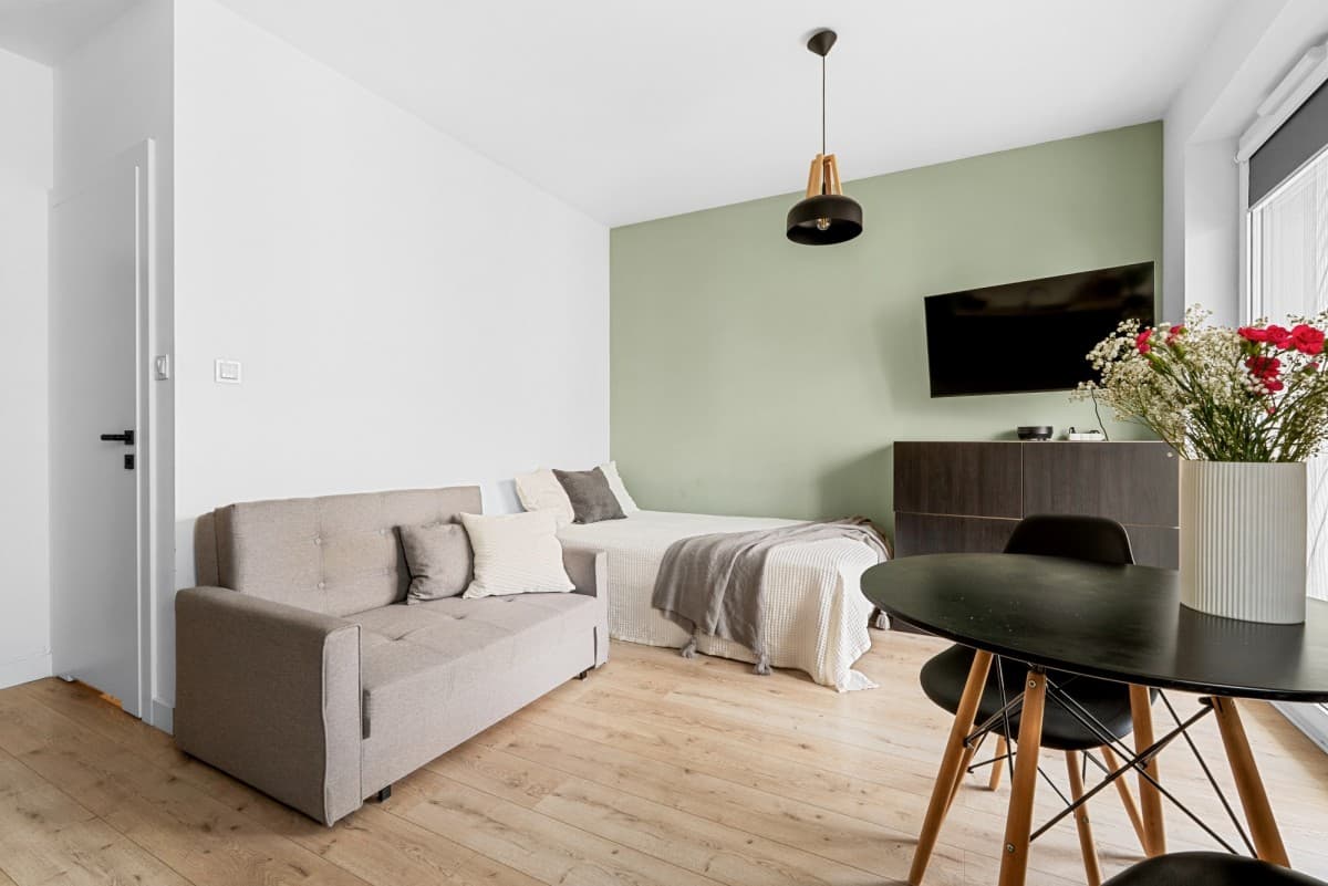 Fully equipped studio with balcony, near WKD station – 6
