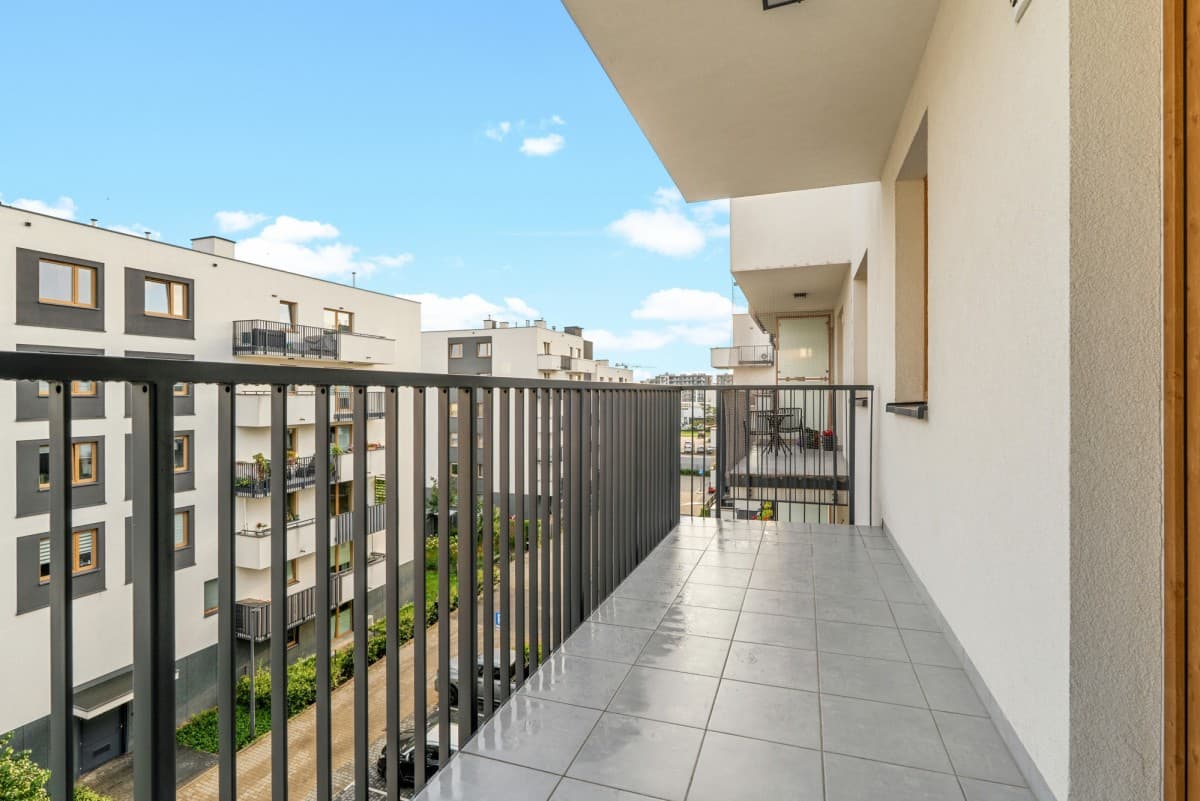 Fully equipped studio with balcony, near WKD station – 11