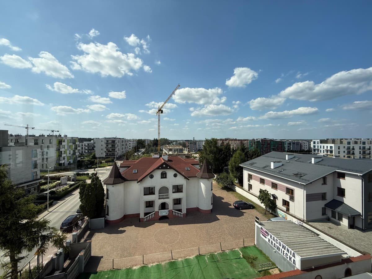 Spacious 2-level apartment in closed estate – 24
