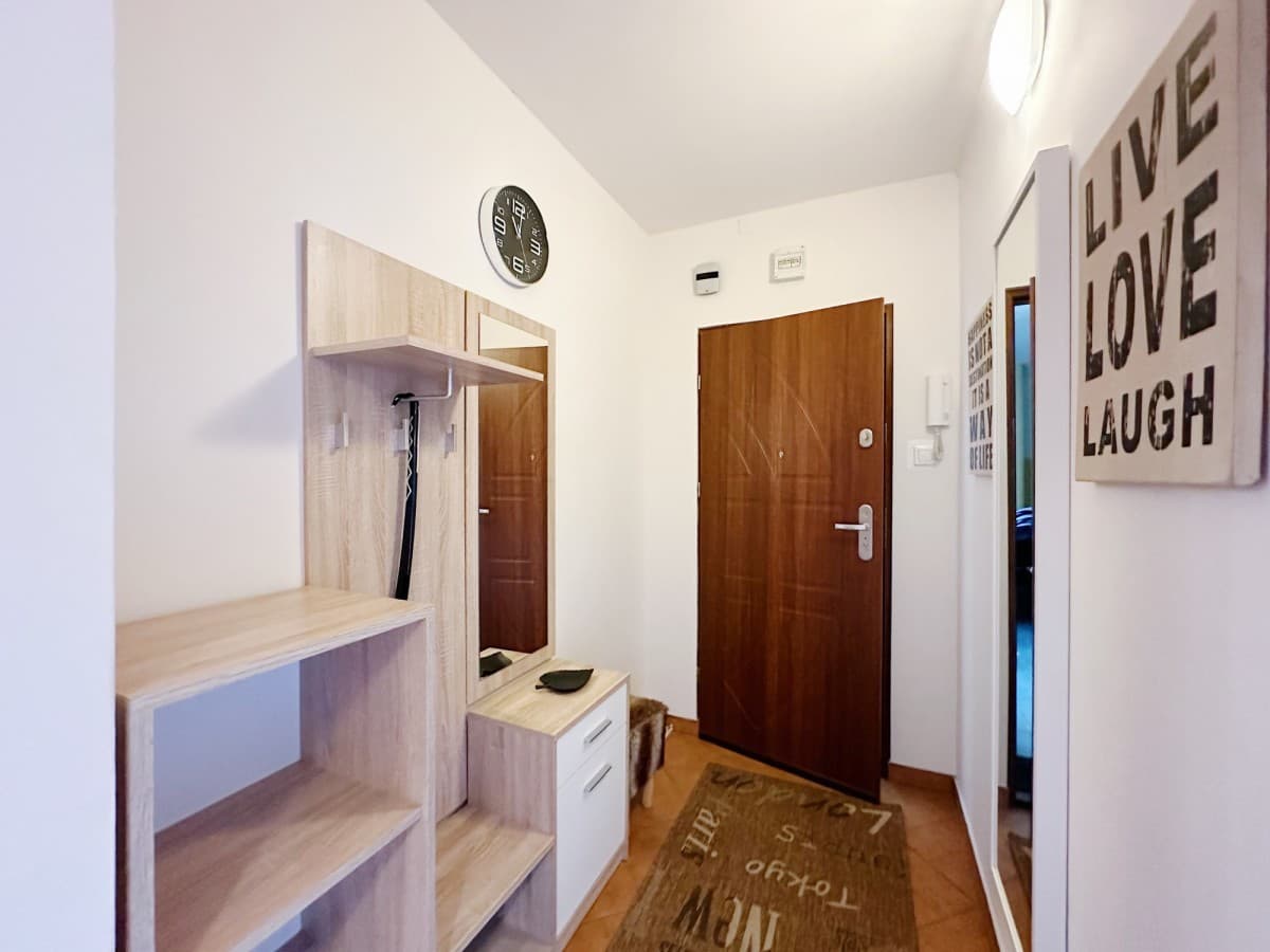 Sunny 3-room apartment near Imielin metro – 7