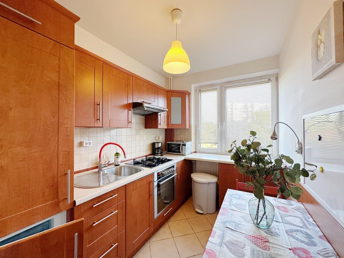 Sunny 3-room apartment near Imielin metro – 12