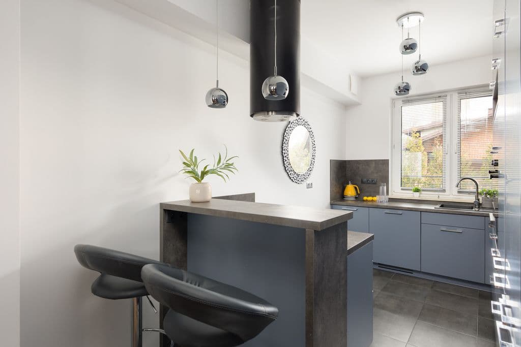 Spacious 6-room duplex with garden access – 4