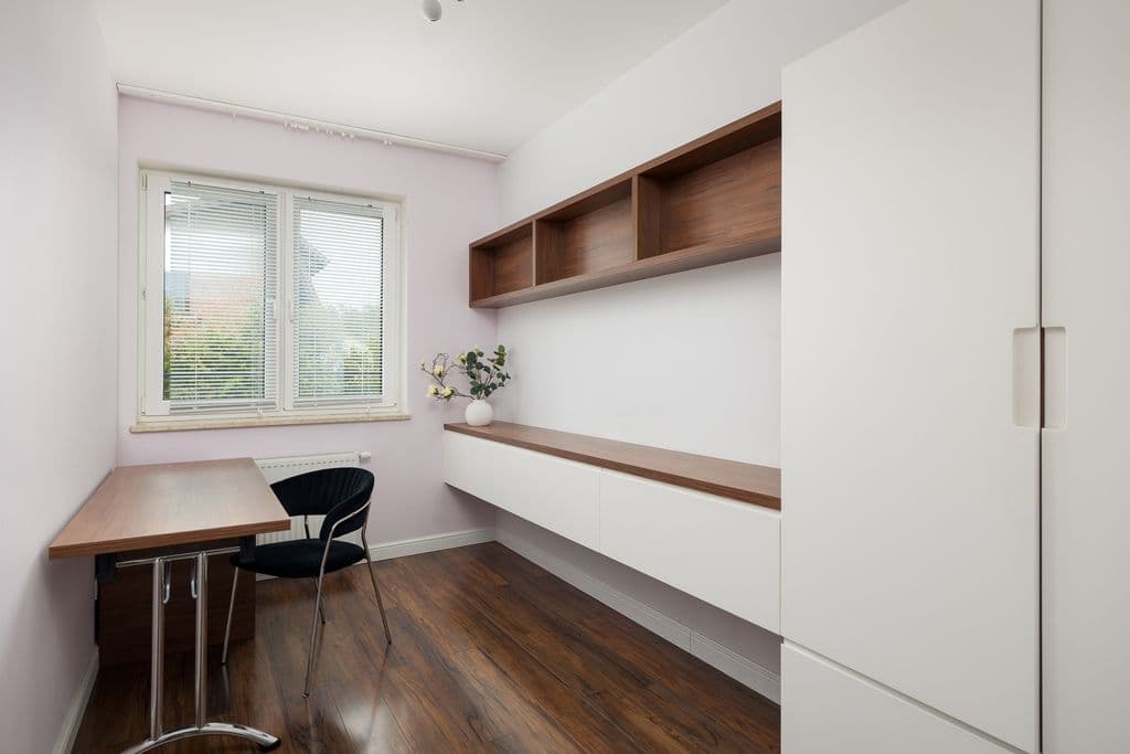 Spacious 6-room duplex with garden access – 6
