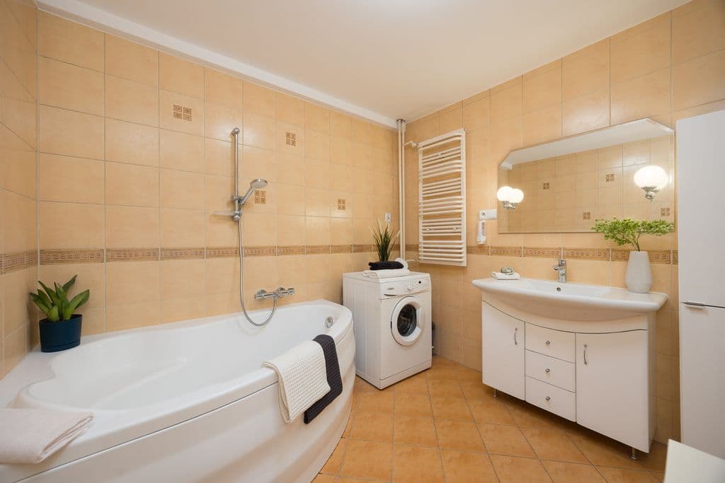 Unique apartment with private entrance on Żoliborz – 9