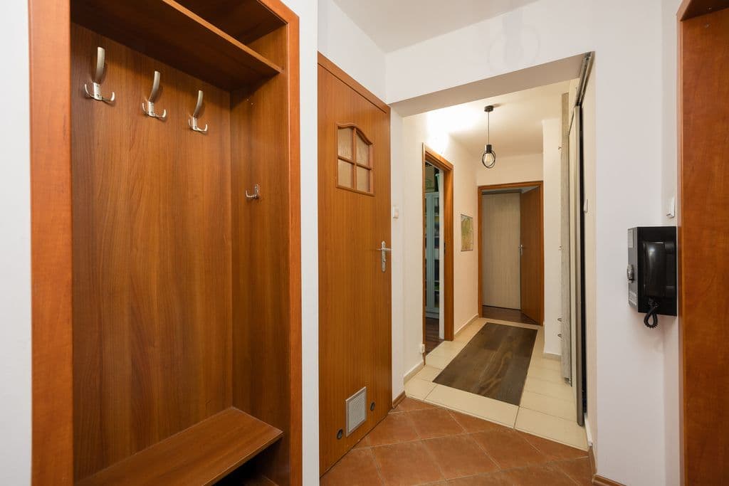 Unique apartment with private entrance on Żoliborz – 10