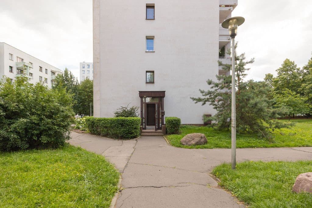 Unique apartment with private entrance on Żoliborz – 13
