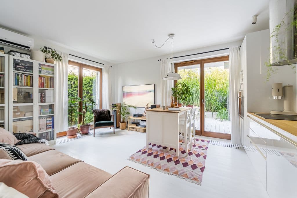 3-bedroom apartment with a large garden – 3